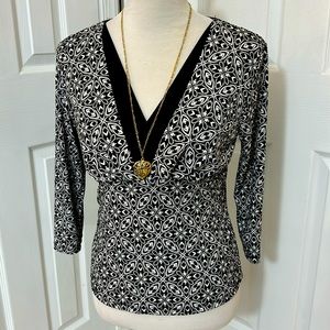 *jtb* Black & White Blouse 3/4 Sleeves Fitted Across Bust Size S